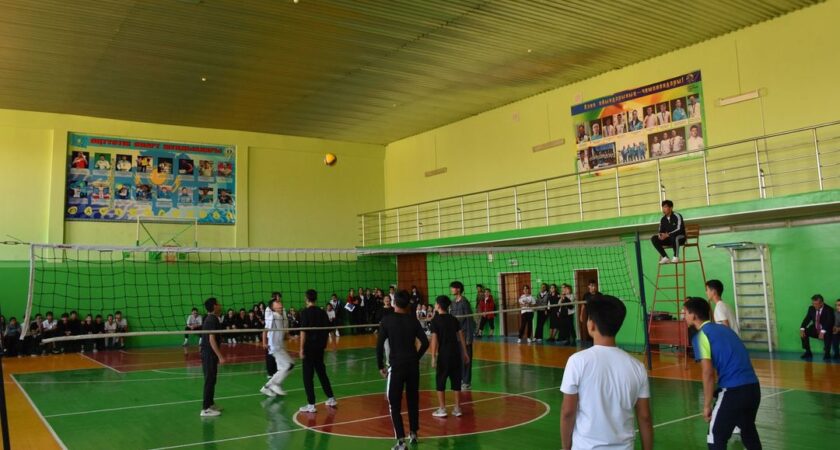 Инновациялық-технологиялық колледж студенттері арасында өткен “Көңілді старт” спартакиадасы.